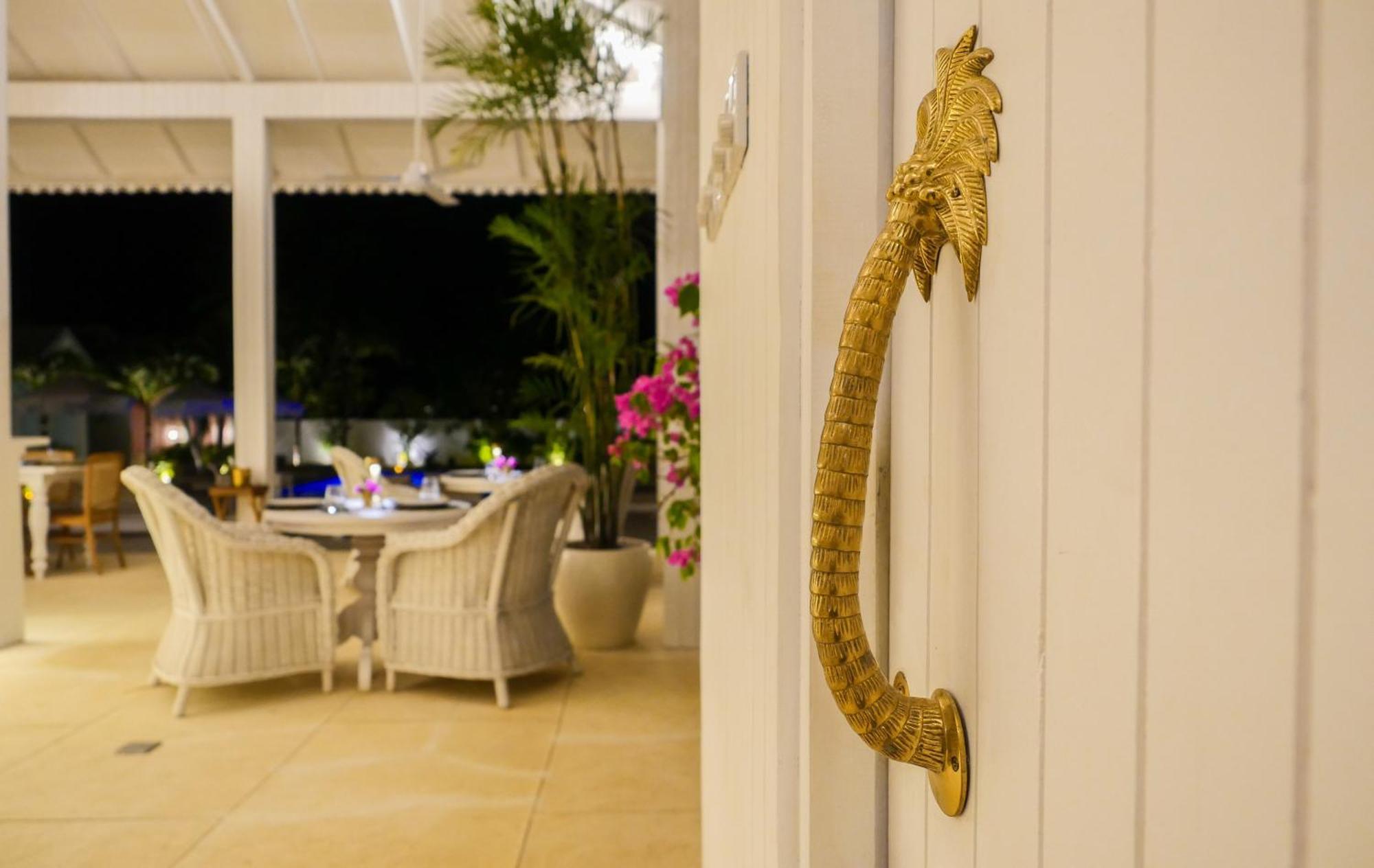 Ria Uluwatu, Tropical Chic Hotel Zewnętrze zdjęcie