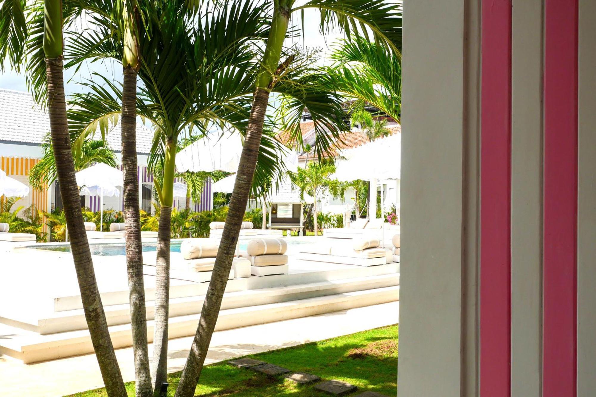 Ria Uluwatu, Tropical Chic Hotel Zewnętrze zdjęcie