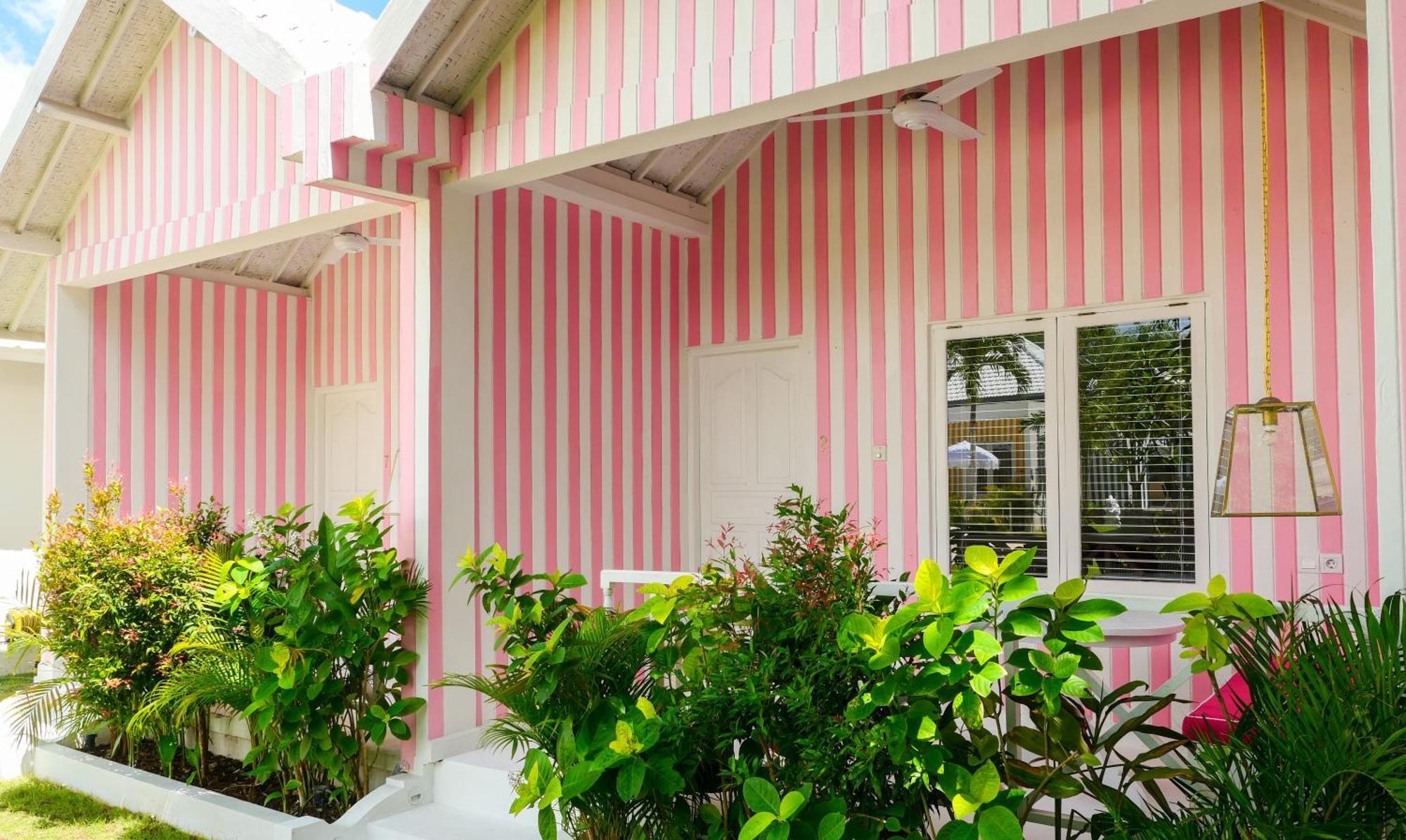 Ria Uluwatu, Tropical Chic Hotel Zewnętrze zdjęcie