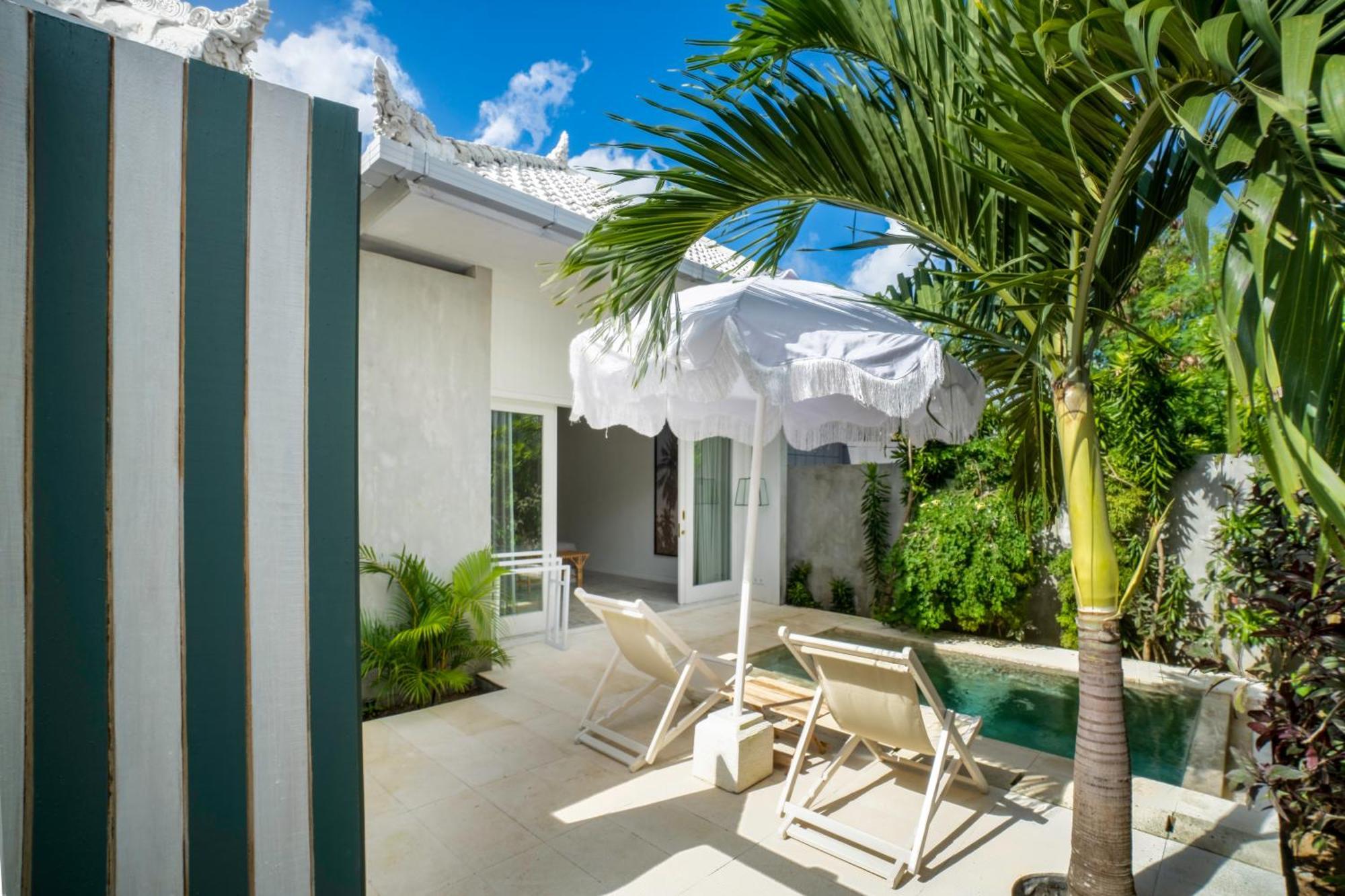 Ria Uluwatu, Tropical Chic Hotel Zewnętrze zdjęcie