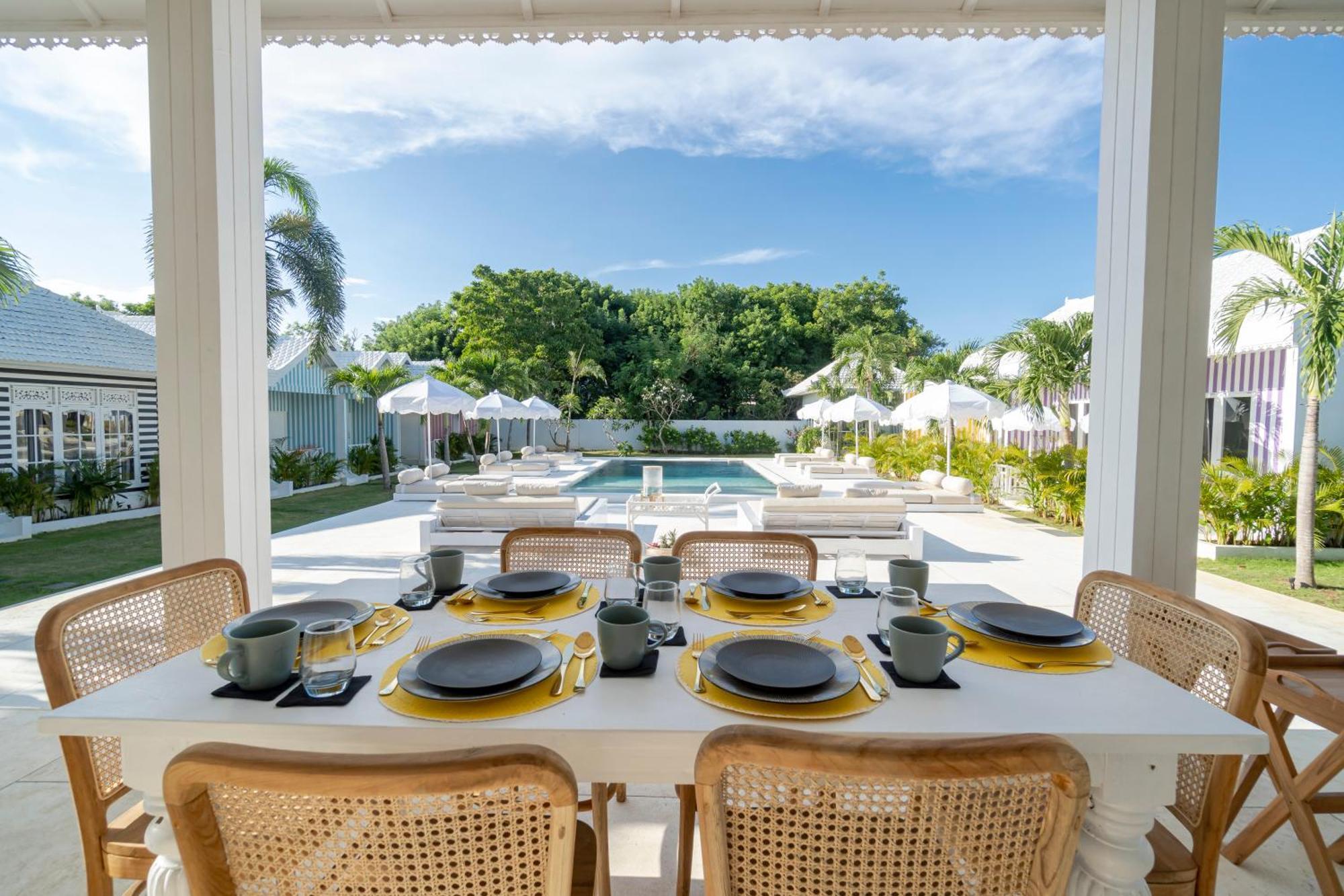 Ria Uluwatu, Tropical Chic Hotel Zewnętrze zdjęcie
