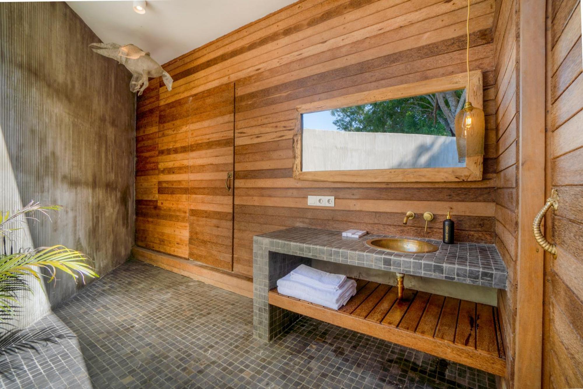 Ria Uluwatu, Tropical Chic Hotel Zewnętrze zdjęcie