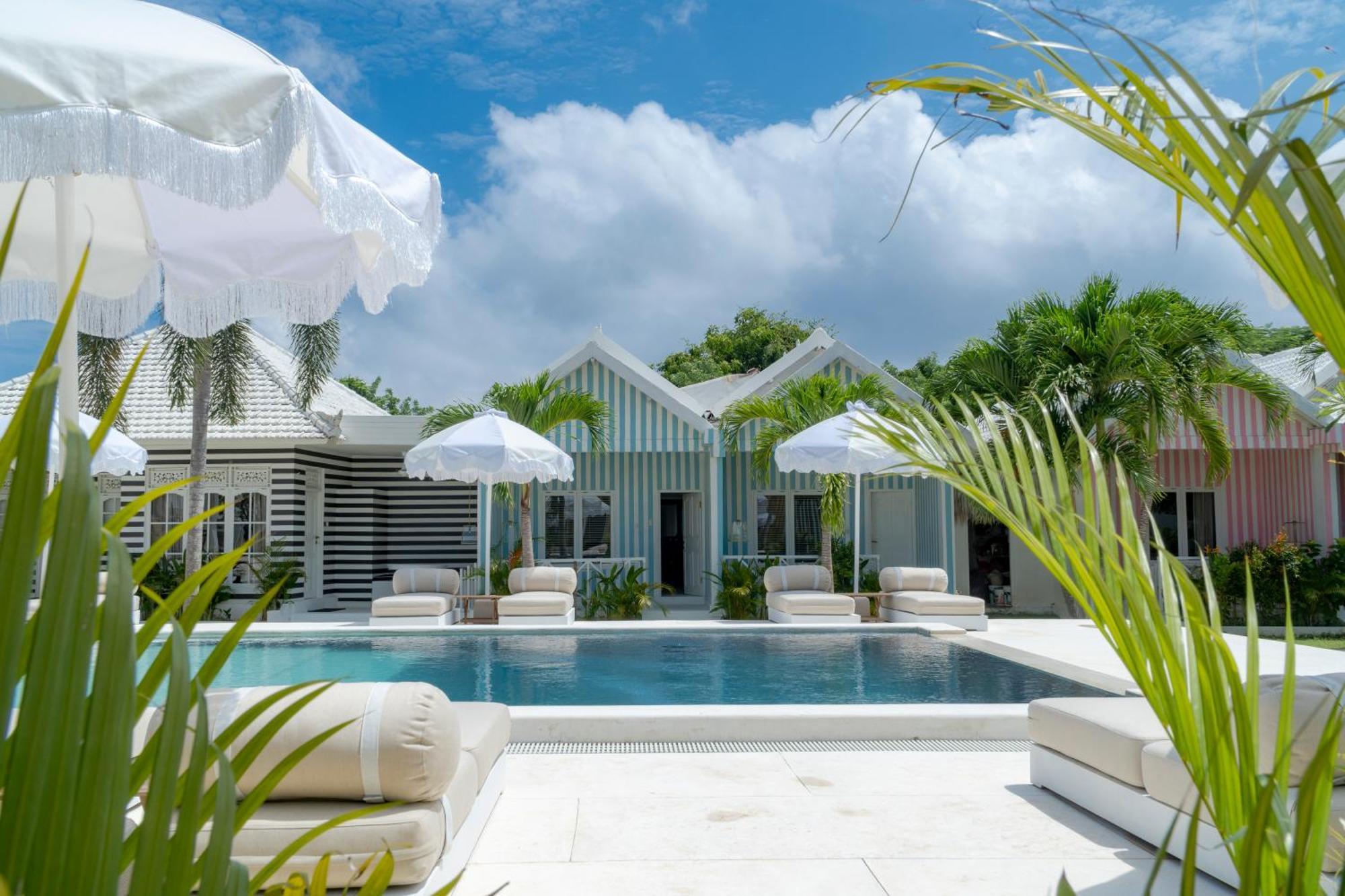Ria Uluwatu, Tropical Chic Hotel Zewnętrze zdjęcie