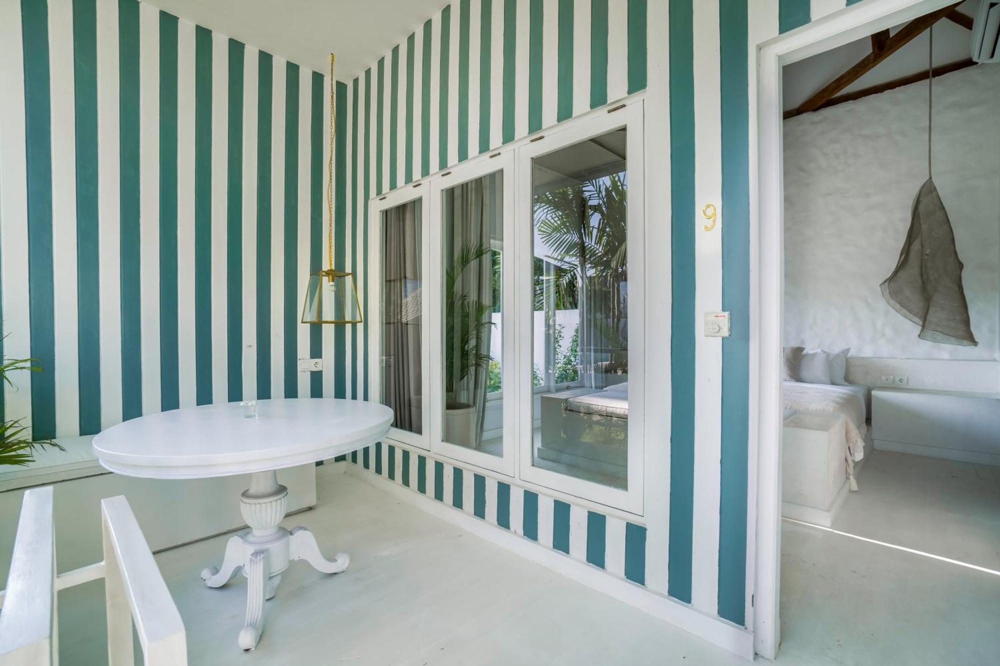 Ria Uluwatu, Tropical Chic Hotel Zewnętrze zdjęcie